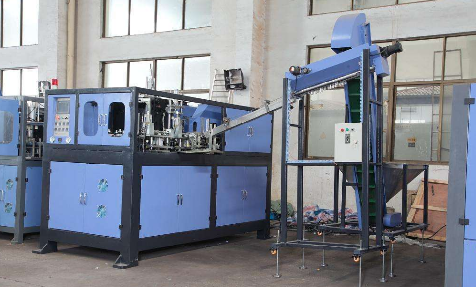 吹瓶機.png 吹瓶機.png